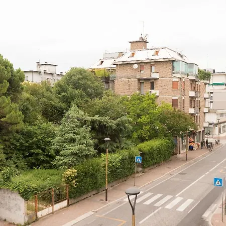 Bright Studio Centrally Located 公寓 *