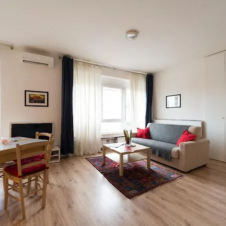 Bright Studio Centrally Located 公寓